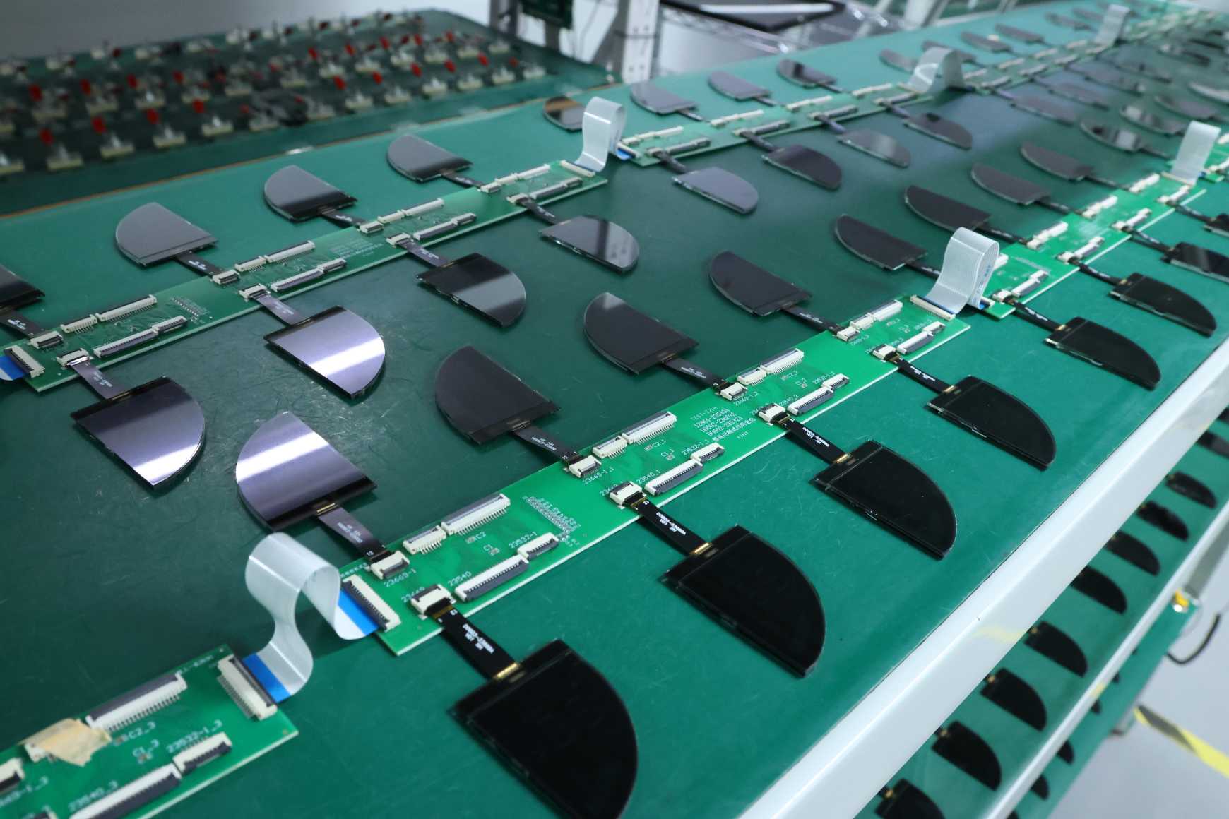 L'intégration intersectorielle des technologies d'affichage stimule un marché de cent milliards de dollars, les fabricants chinois d'écrans LCD se précipitent pour s'emparer de la piste de personnalisation