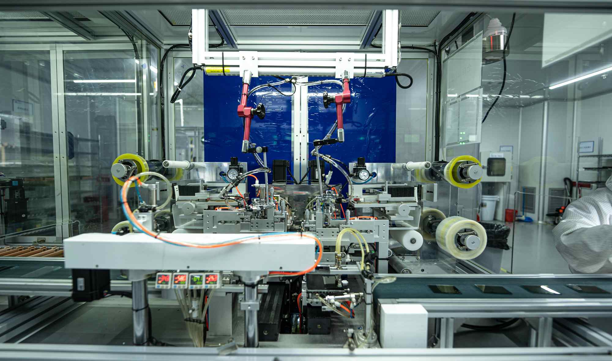 Alignement de précision et assemblage de cellules : analyse des processus de revêtement et de frottement PI dans la fabrication d'écrans LCD